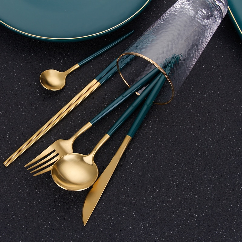 Dinnerware Set - Image 3