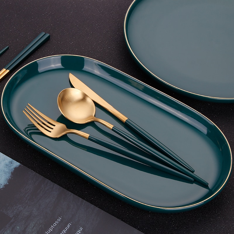 Dinnerware Set - Image 4