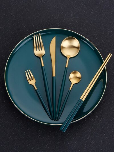Dinnerware Set