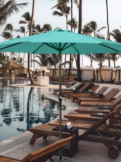 9 Ft Outdoor Patio Market Umbrella with Tilt & Crank Lift, Turquoise