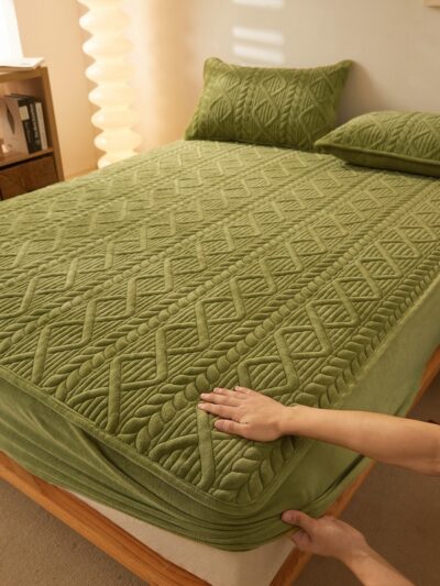 Plush Thicken Quilted Mattress Cover Warm Soft Crystal Velvet King Queen